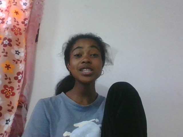 Phaniah1a live cam on BongaCams