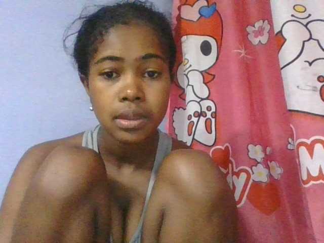 Phaniah1a live cam on BongaCams