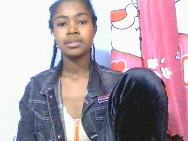 Phaniah1a live cam on BongaCams