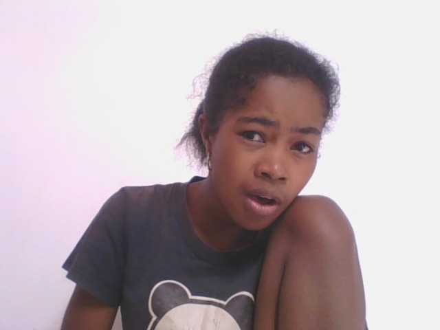 Phaniah1a live cam on BongaCams
