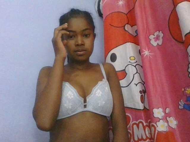 Phaniah1a live cam on BongaCams