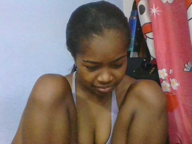 Phaniah1a live cam on BongaCams