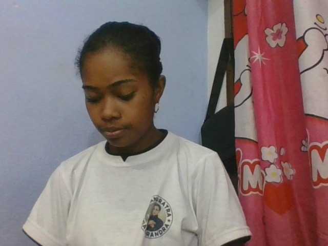 Phaniah1a live cam on BongaCams