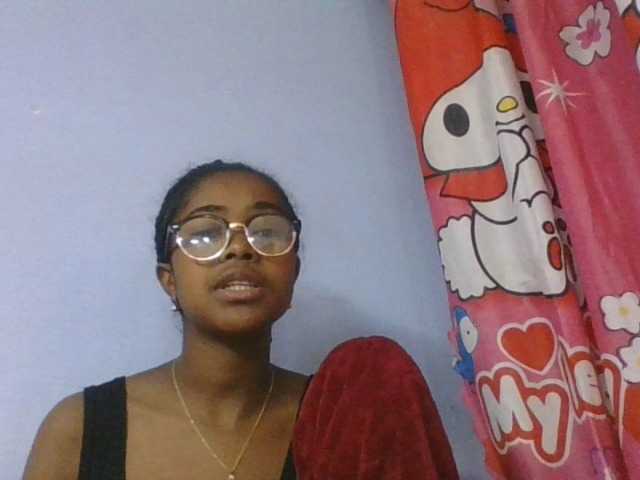 Phaniah1a live cam on BongaCams