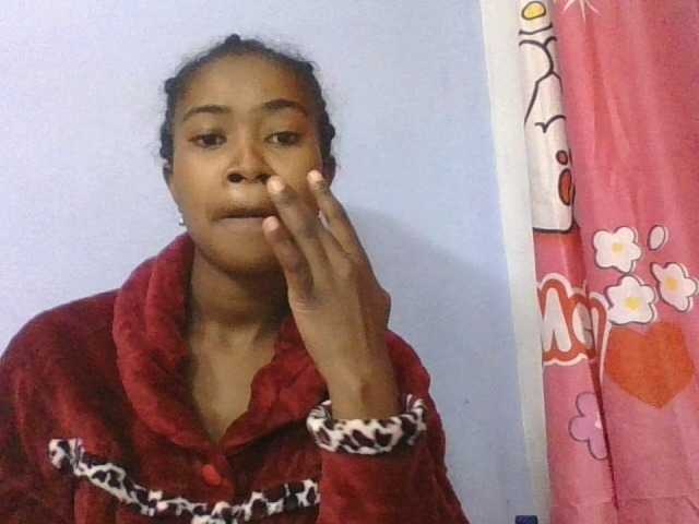 Phaniah1a live cam on BongaCams