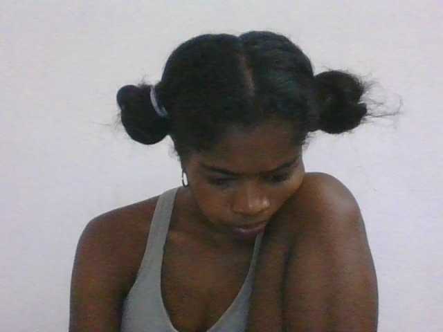 Phaniah1a live cam on BongaCams