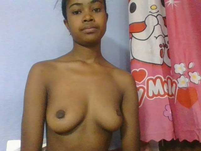 Phaniah1a live cam on BongaCams