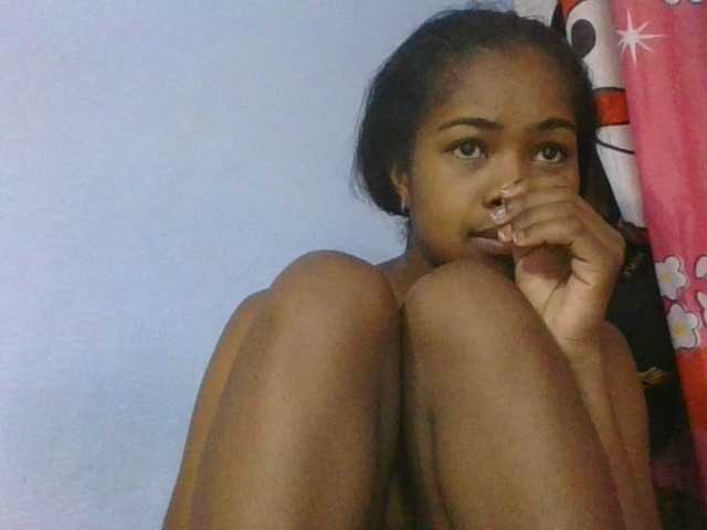 Phaniah1a live cam on BongaCams