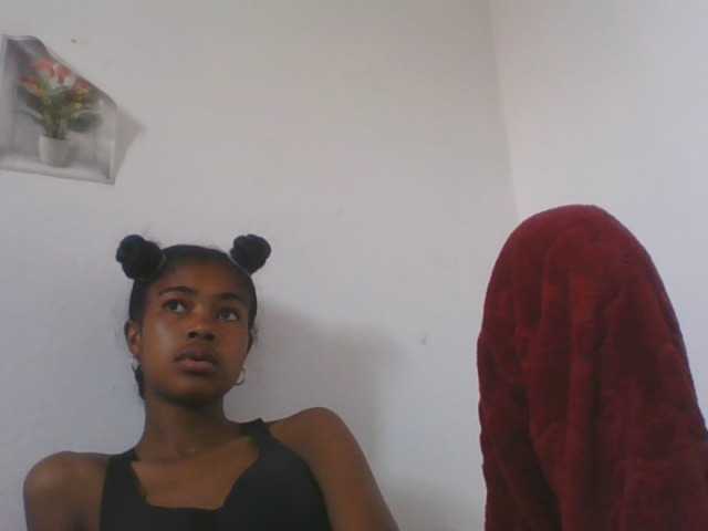 Phaniah1a live cam on BongaCams