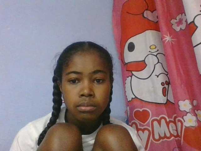Phaniah1a live cam on BongaCams