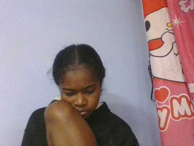 Phaniah1a live cam on BongaCams
