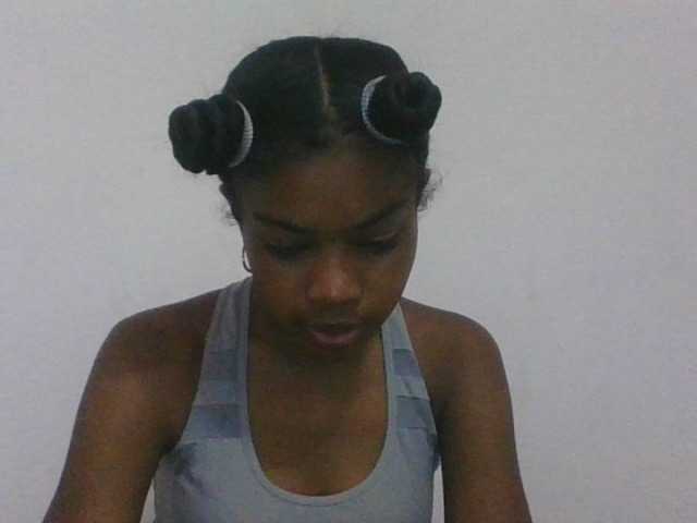Phaniah1a live cam on BongaCams