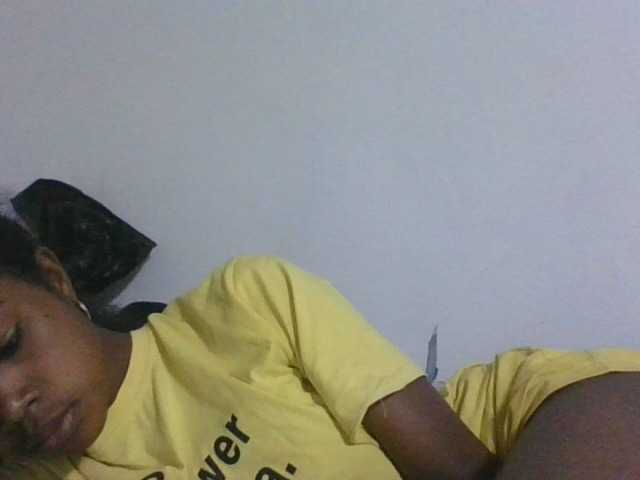 Phaniah1a live cam on BongaCams