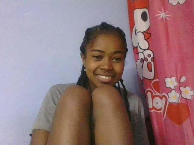 Phaniah1a live cam on BongaCams