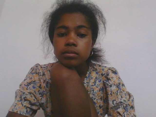Phaniah1a live cam on BongaCams