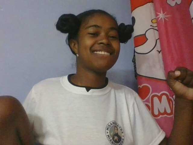 Phaniah1a live cam on BongaCams