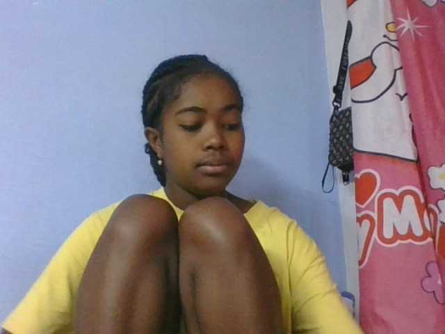 Phaniah1a live cam on BongaCams