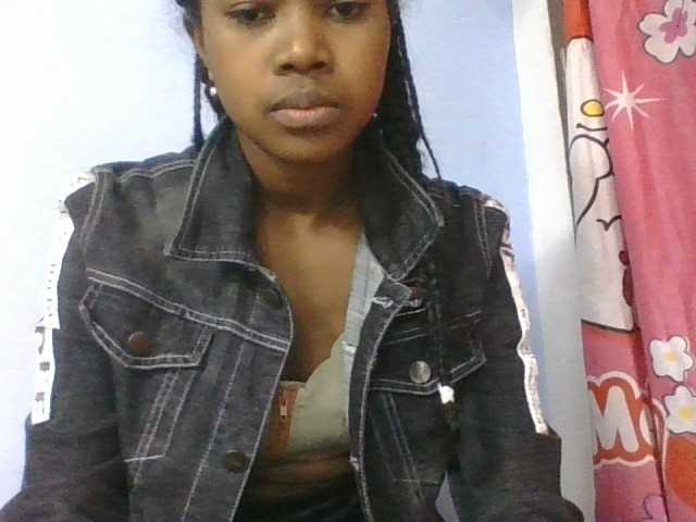 Phaniah1a live cam on BongaCams