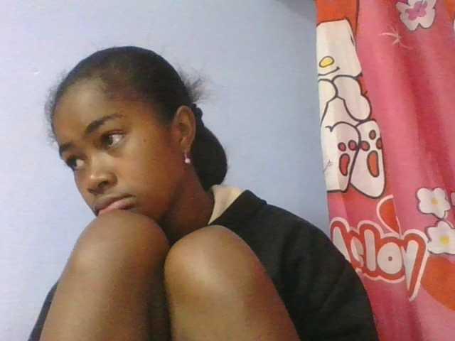 Phaniah1a live cam on BongaCams