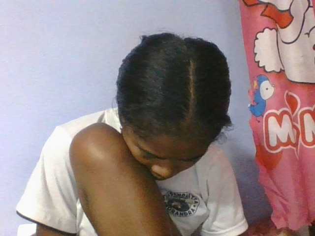 Phaniah1a live cam on BongaCams