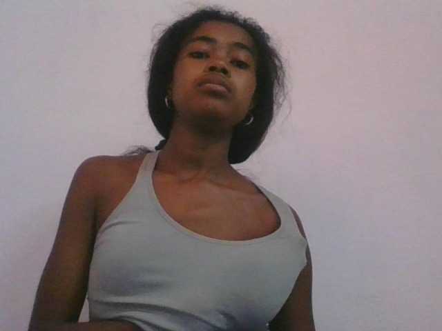 Phaniah1a live cam on BongaCams