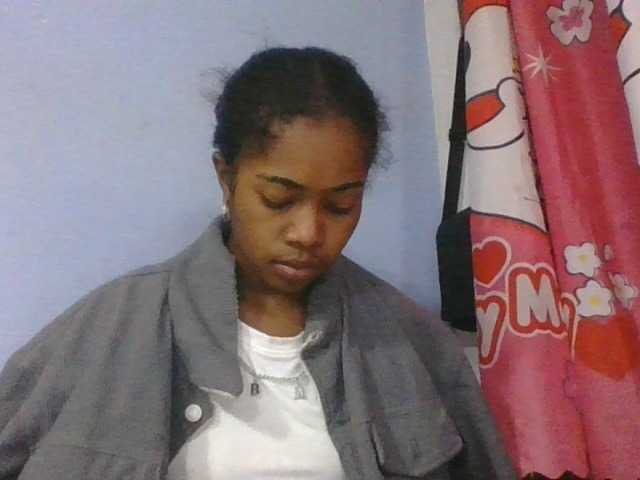 Phaniah1a live cam on BongaCams