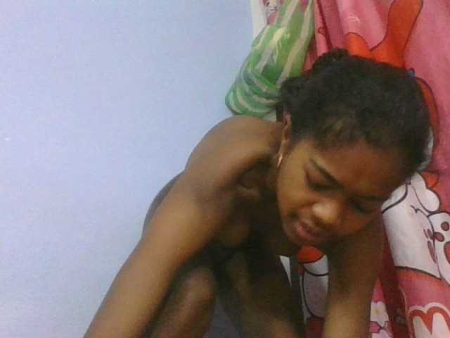 Phaniah1a live cam on BongaCams