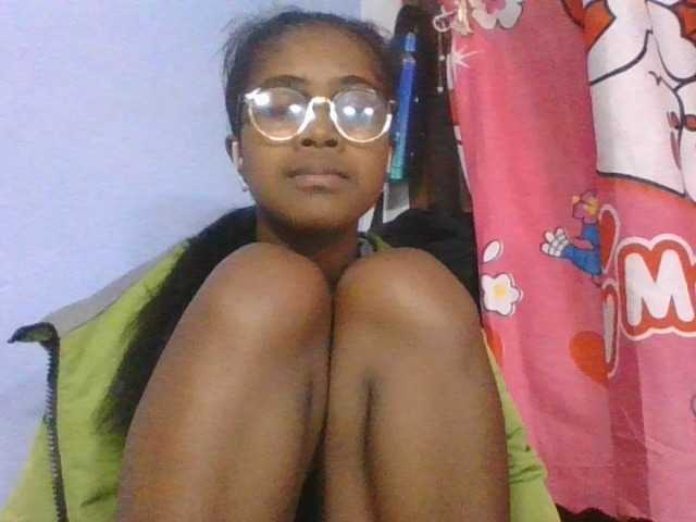 Phaniah1a live cam on BongaCams