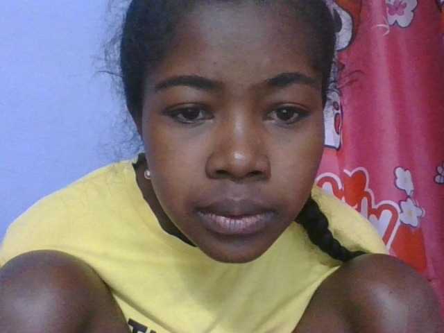Phaniah1a live cam on BongaCams