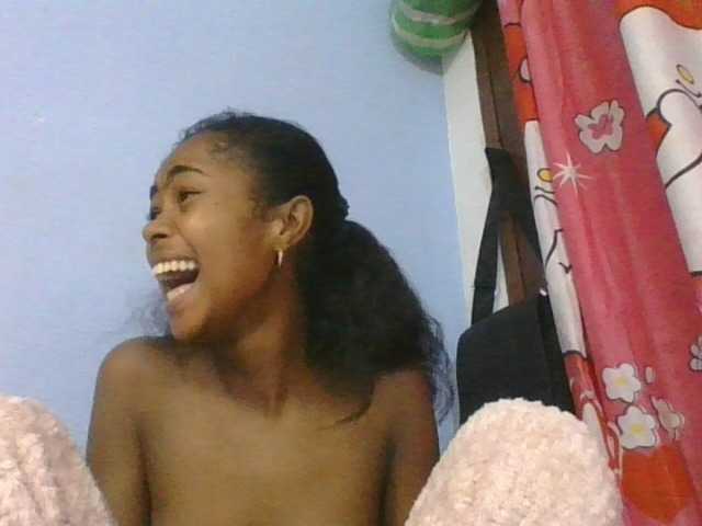 Phaniah1a live cam on BongaCams