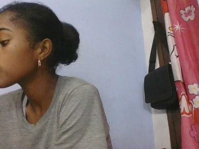 Phaniah1a live cam on BongaCams