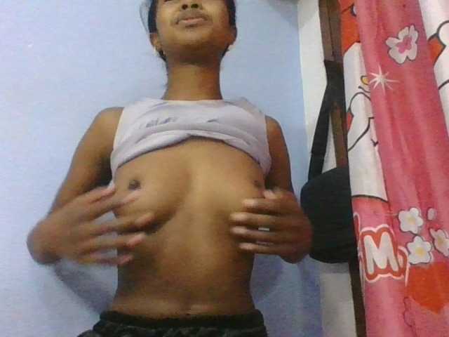 Phaniah1a live cam on BongaCams