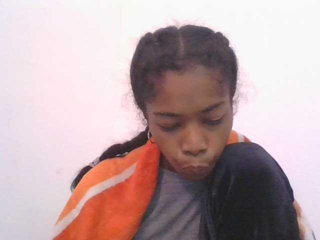 Phaniah1a, live now on BongaCams
