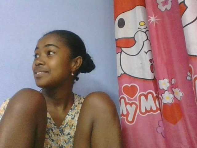 Phaniah1a live cam on BongaCams