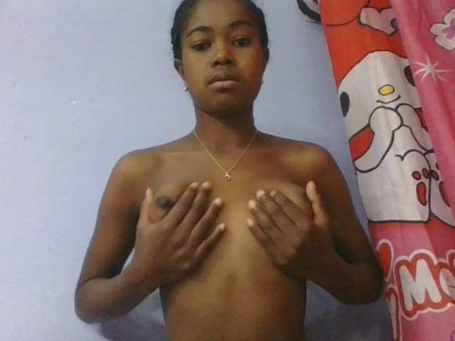 Phaniah1a live cam on BongaCams