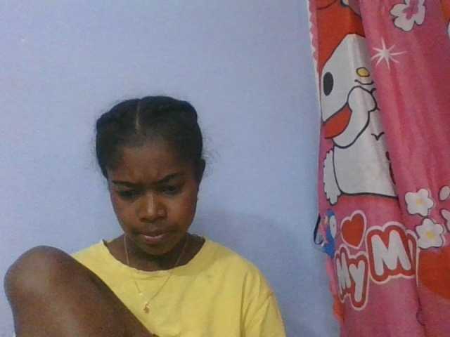 Phaniah1a live cam on BongaCams