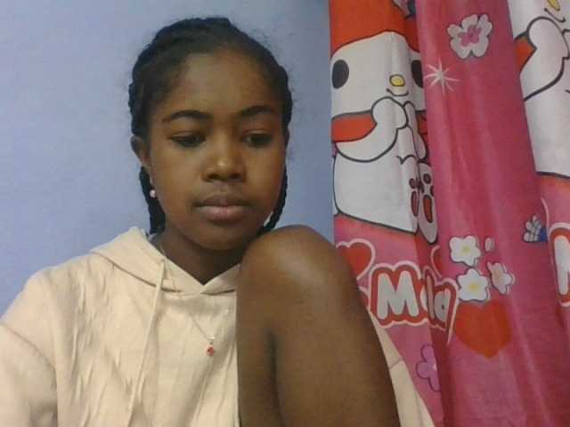Phaniah1a live cam on BongaCams