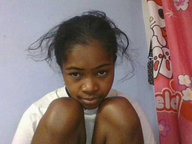 Phaniah1a live cam on BongaCams