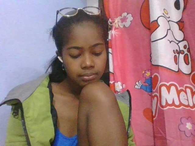 Phaniah1a live cam on BongaCams