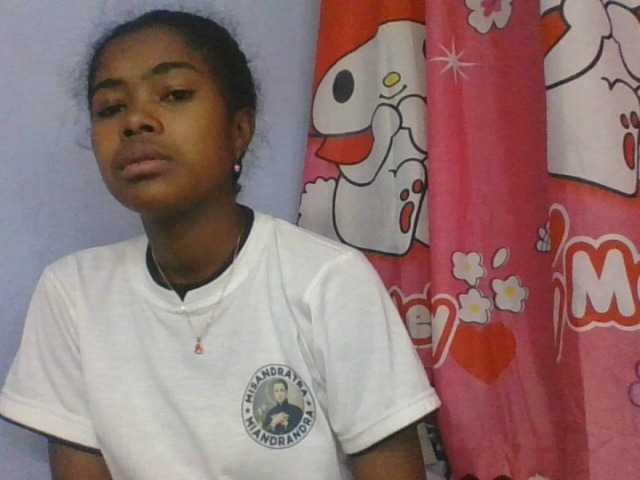 Phaniah1a live cam on BongaCams
