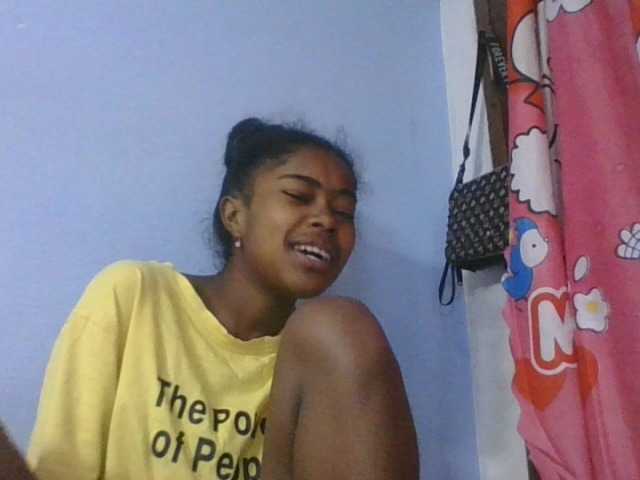 Phaniah1a live cam on BongaCams