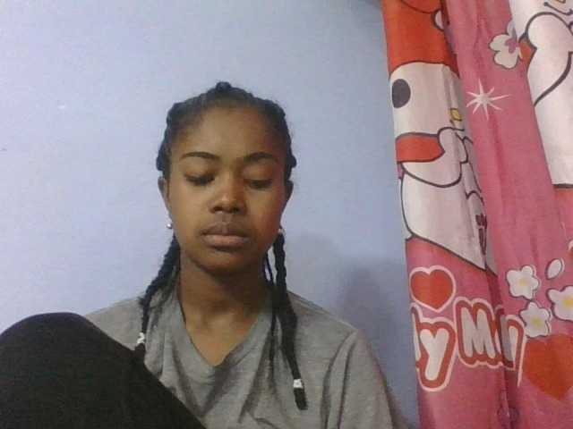 Phaniah1a live cam on BongaCams
