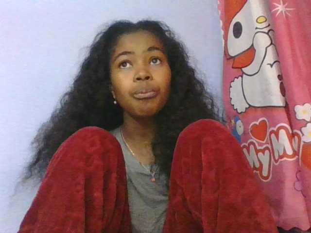 Phaniah1a live cam on BongaCams