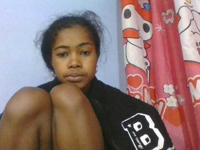 Phaniah1a live cam on BongaCams