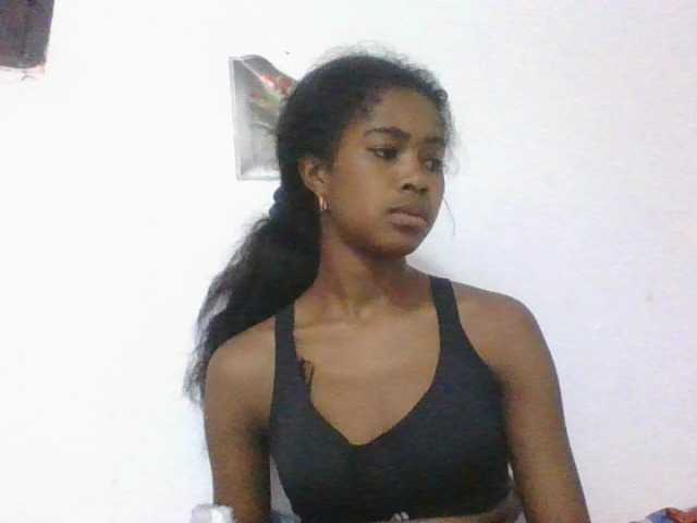 Phaniah1a live cam on BongaCams