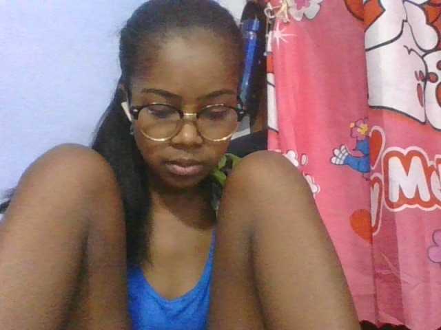 Phaniah1a live cam on BongaCams