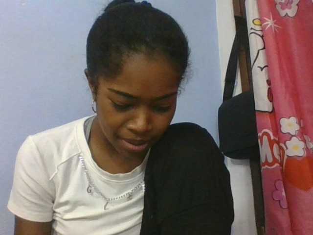 Phaniah1a live cam on BongaCams