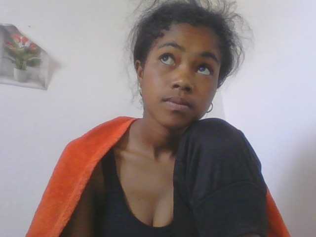 Phaniah1a live cam on BongaCams