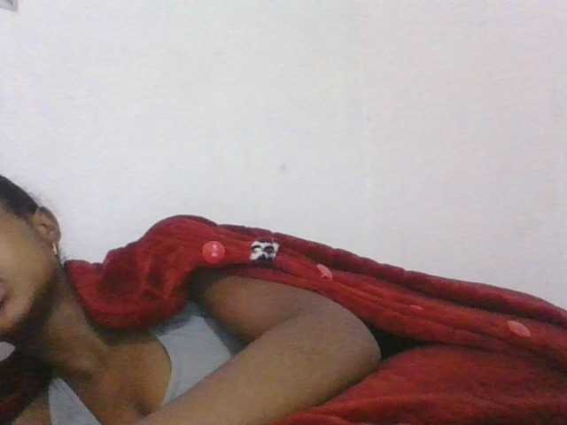 Phaniah1a live cam on BongaCams