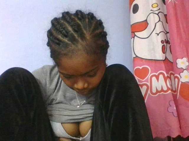 Phaniah1a live cam on BongaCams